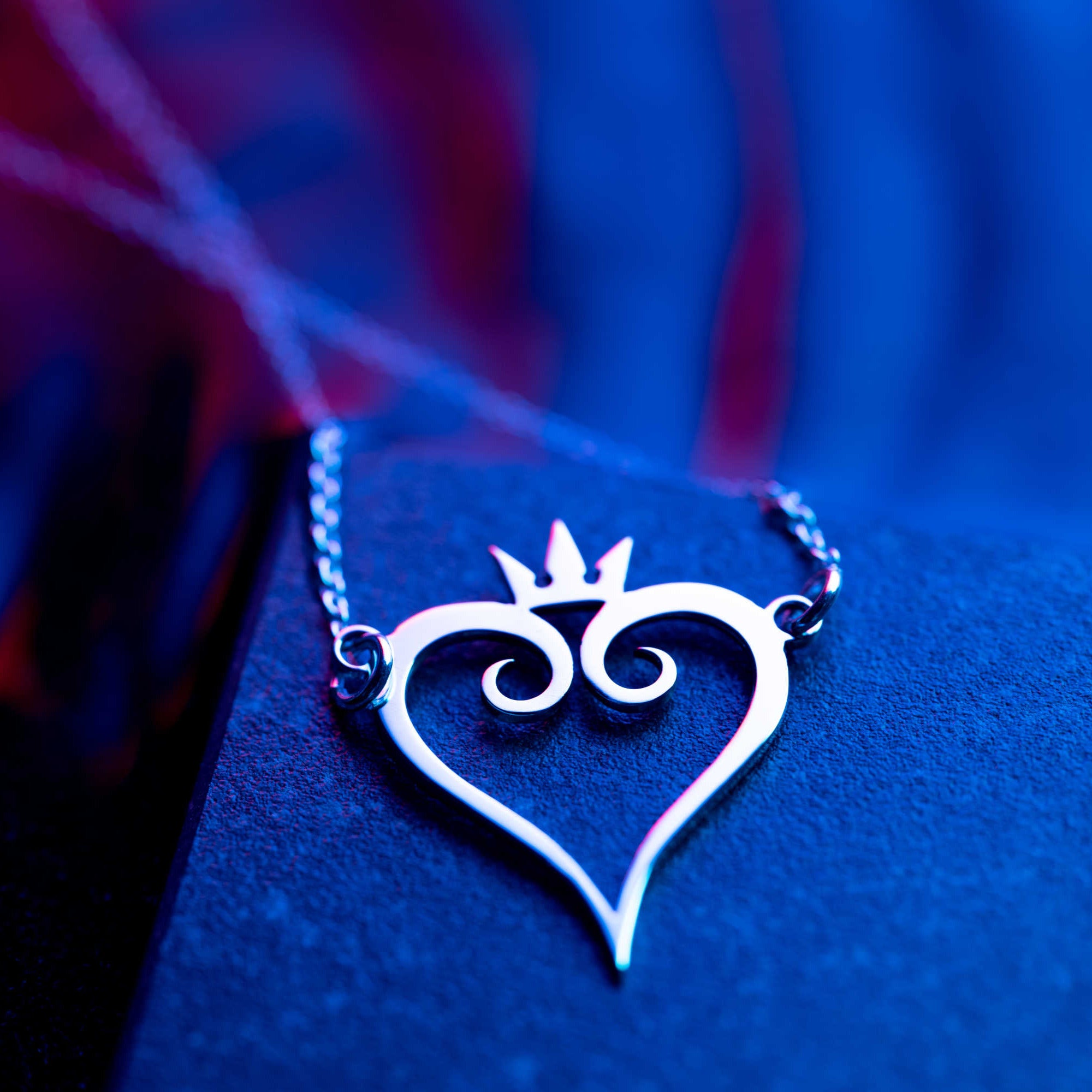 Detail of silver heart pendant – Kokoro Necklace